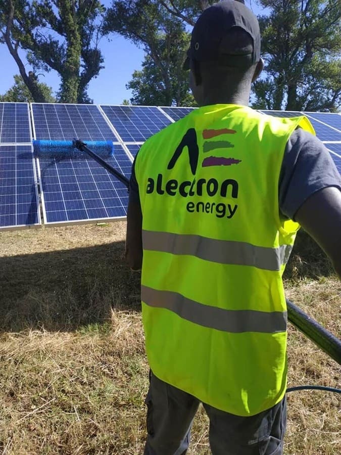 équipe installation panneaux solaire