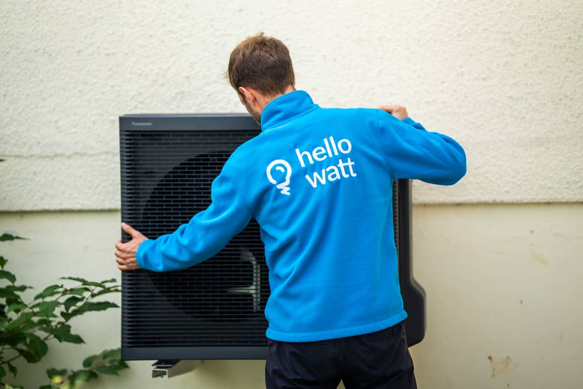 Installation d'une pompe à chaleur par un artisan Hello Watt