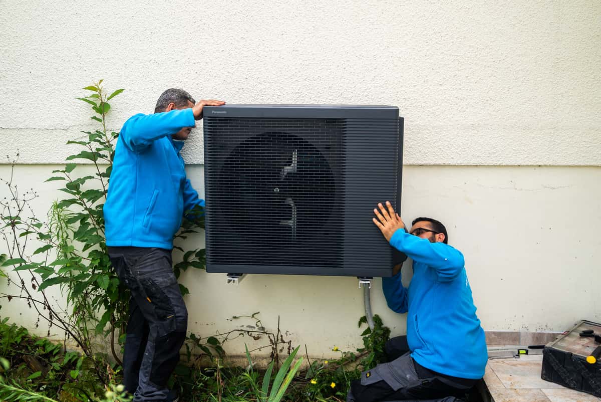 Mise en place d'une pompe à chaleur par nos artisans