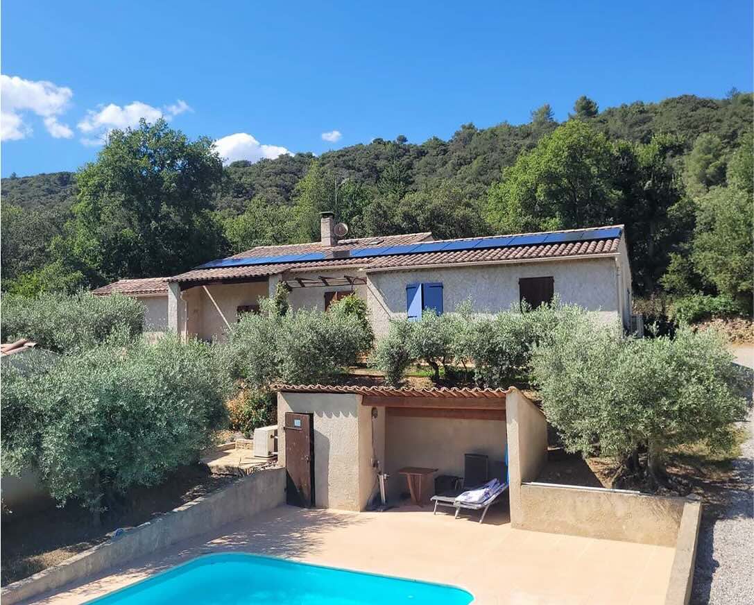 Pose de panneaux à Marseille (13)