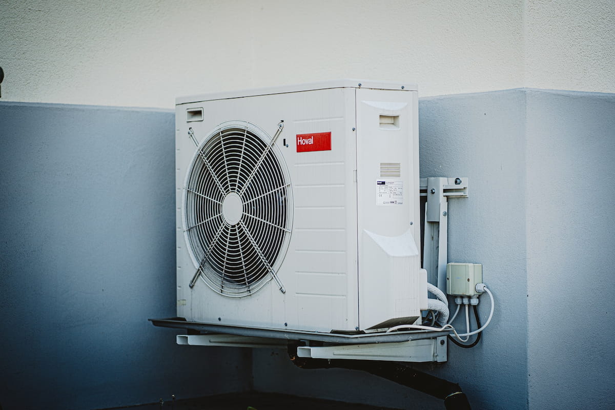 Installation d’une climatisation réversible : étapes et prix