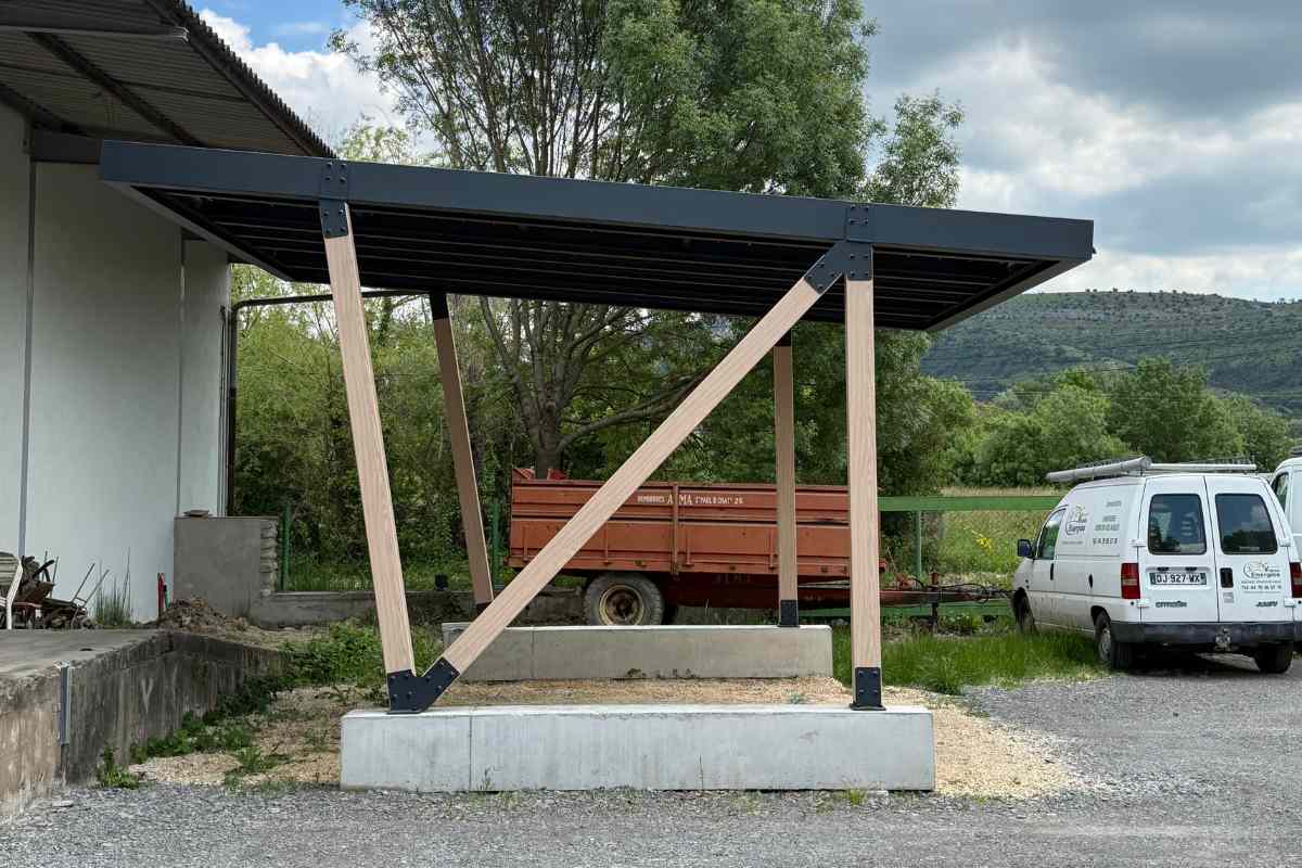 Carport photovoltaïque photovoltaïque Global Solutions Installation (GSI)