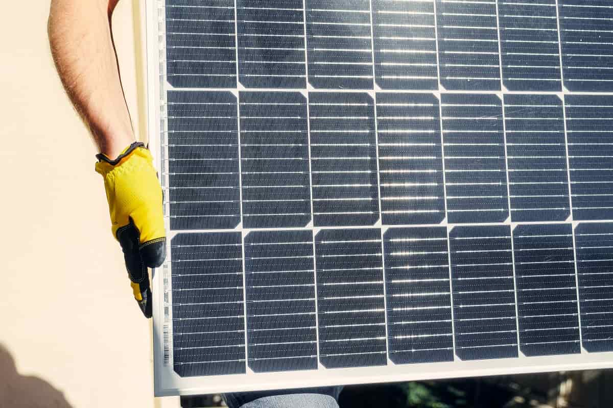 Que peut-on alimenter avec un panneau de 400 W installation photovoltaïque sur toiture